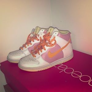 Nike Sneakers